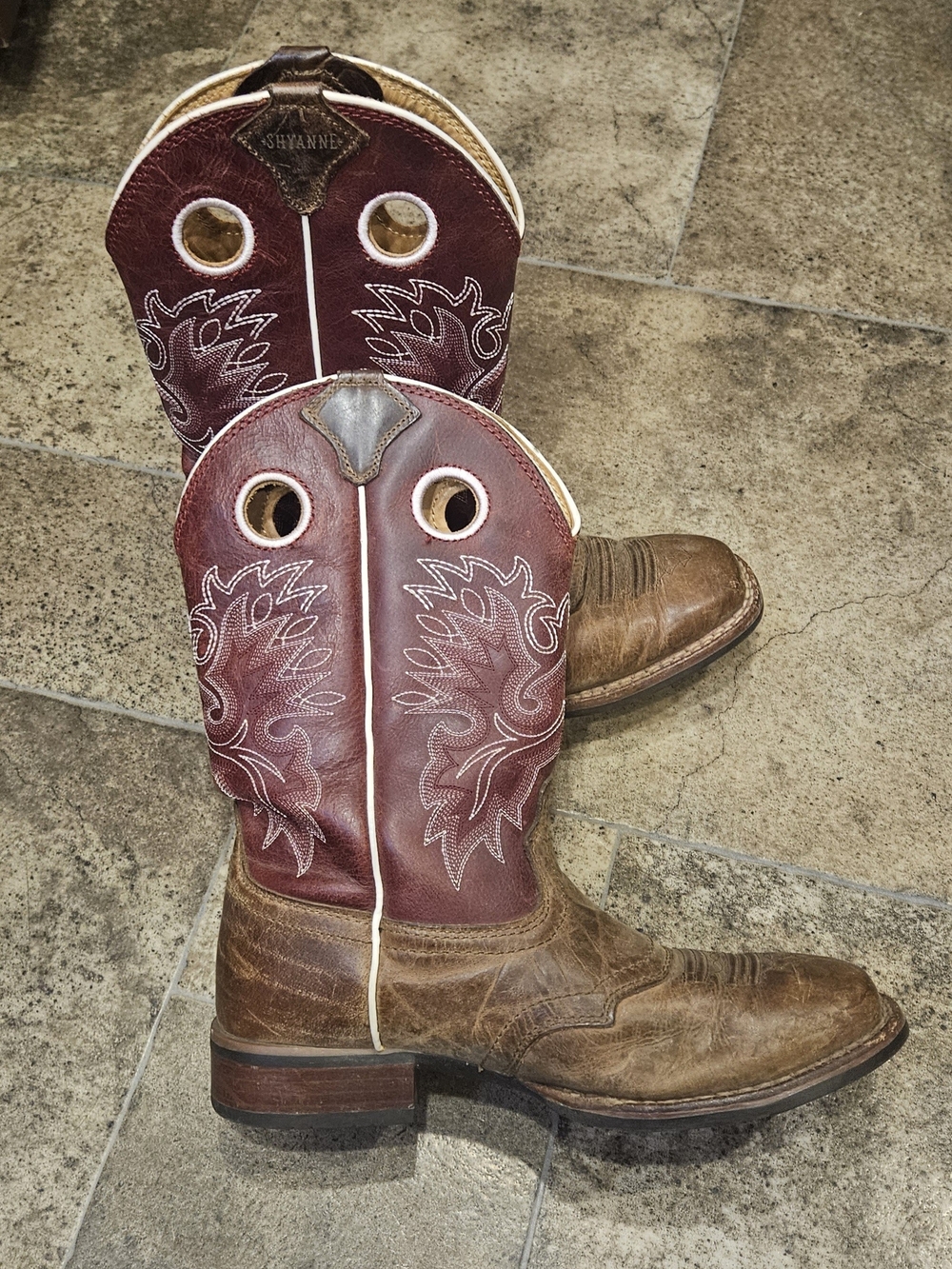 Shyanne Western Cowboy Boots Like New!! Size 9